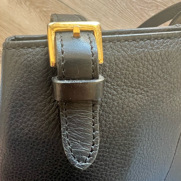 BURBERRY Black Leather Shoulder Bag with Gold Accents and Nova Check interior - Picture 3 of 12